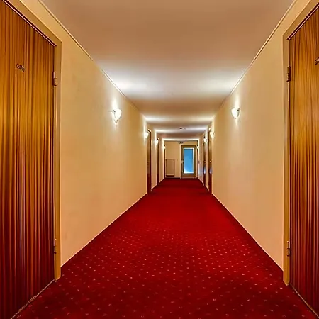Dania Отель 3*